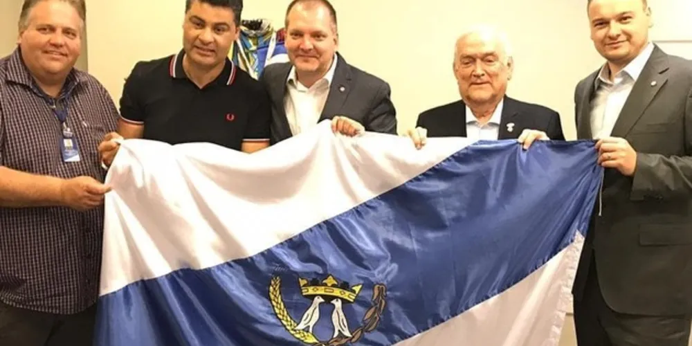 Imagem ilustrativa da imagem Rangel oficializa chegada da Tatra Motors em PG
