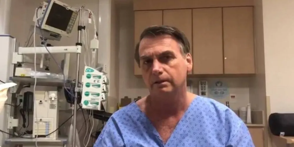 Imagem ilustrativa da imagem Bolsonaro continua com dieta cremosa, diz boletim