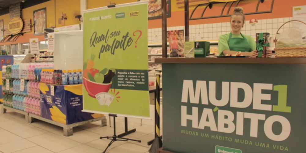 No último dia 15, quando foi comemorado o Dia do Cliente, a Unimed Ponta Grossa, em parceria com o Supermercado Tozetto, lançou uma ação para promover a campanha Mude 1 Hábito