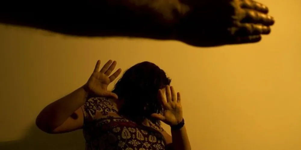 Segundo o projeto Relógios da Violência do Instituto Maria da Penha (IMP), a cada 7,2 segundos uma mulher sofre agressão física no Brasil
