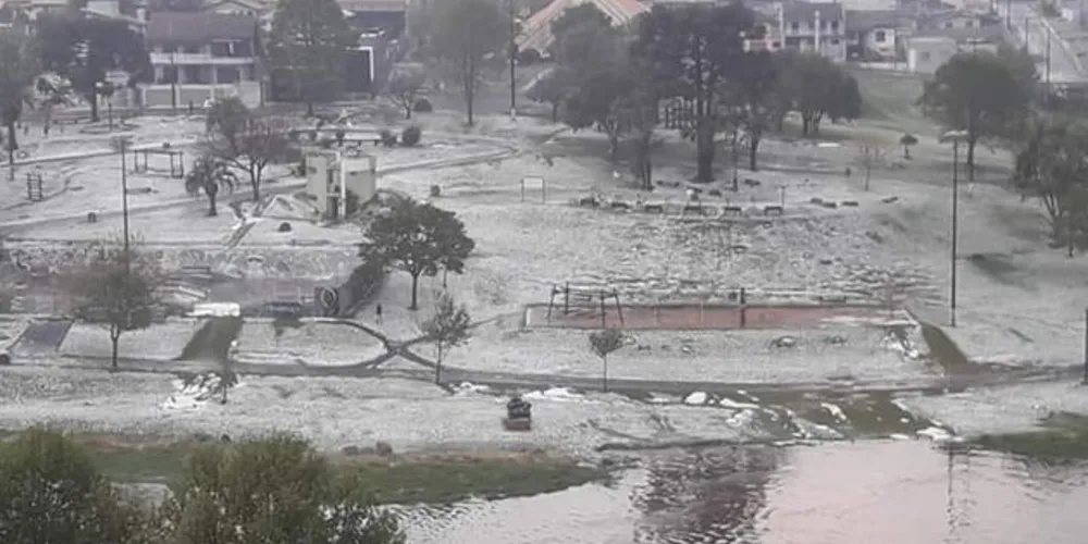 Chuva de granizo atingiu Guarapuava na tarde desta quarta-feira, segundo o Simepar