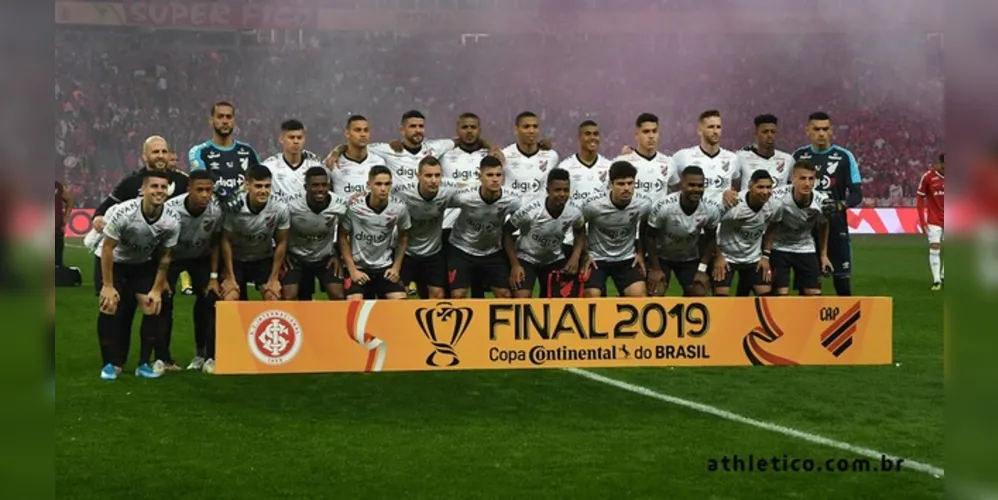 Imagem ilustrativa da imagem Athletico faz história e conquista o título da Copa do Brasil