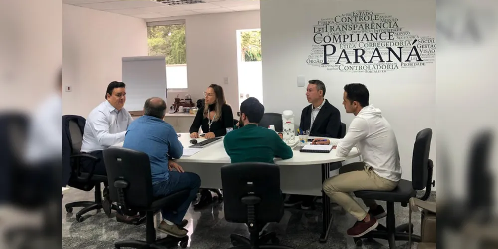 Encontro reuniu profissionais de Tecnologia da Informação da Secretaria do Desenvolvimento Urbano e de Obras Públicas, do Serviço Social Autônomo (Paranacidade) e o controlador-geral do Estado, Raul Siqueira