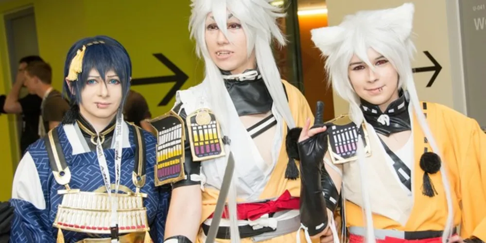 Considera-se cosplay o ato de se fantasiar e interpretar um personagem do universo da ficção nacional ou internacional, da cultura pop em geral, etc