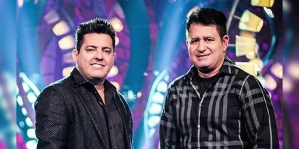 Desde o ano 2001, quando estouraram nacionalmente com o hit "Dormi na Praça", a dupla não parou de crescer. O último hit foi “Surto de Amor” lançada juntamente com Jorge e Mateus