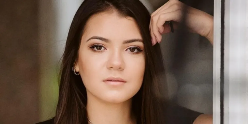 Bruna Schmidt Leal
Pai: Vinicius Zanetti Leal
Mãe: Jeanne Schmidt Leal