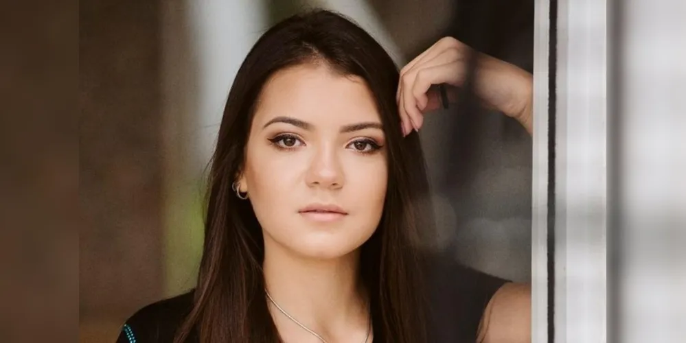 Bruna Schmidt Leal
Pai: Vinicius Zanetti Leal
Mãe: Jeanne Schmidt Leal