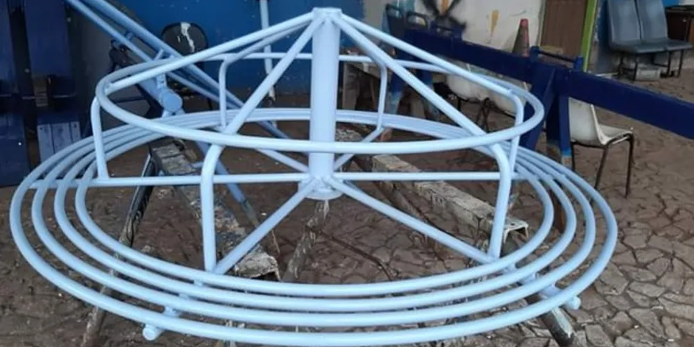 Estrutura metálica e pintura passam por reparos. Vandalismo acontece depois de pouco mais de um ano da inauguração, em 2018. 
