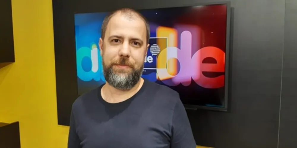 Imagem ilustrativa da imagem Escola oferta ‘Netflix da Bateria’ com aulas online