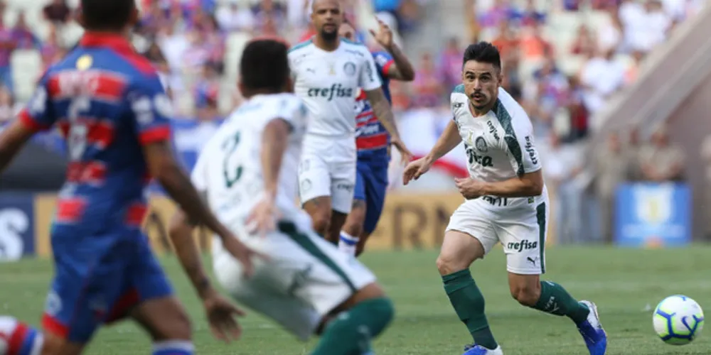Jogo foi disputado na tarde deste domingo