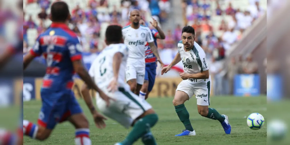 Jogo foi disputado na tarde deste domingo