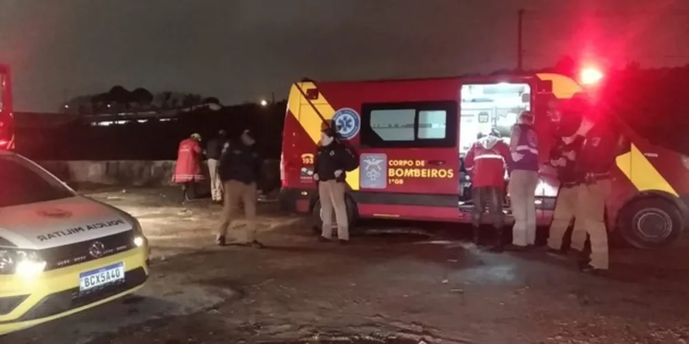 Imagem ilustrativa da imagem Jovem é baleada na cabeça e jogada dentro de rio em Curitiba