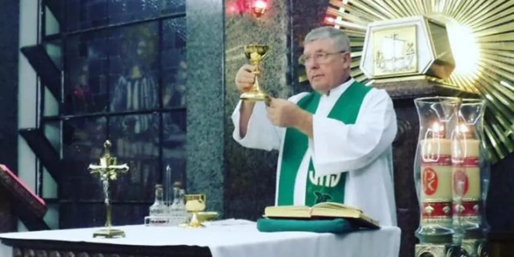 Padre Casemiro, como era conhecido, foi encontrado morto com arame no pescoço, pés e mãos amarrados
