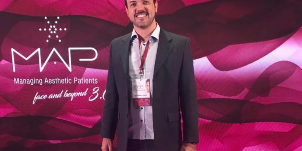 O respeitado médico dermatologista Franck Bobato participou na última semana do evento MAP 3.0 em São Paulo. Realizado pela Galderma, líder mundial em dermatologia, apresentou a terceira edição do projeto MAP (Managing Aesthetic Patients), conceito que reúne a experiência clínica de médicos brasileiros especialistas em procedimentos estéticos e saúde da pele. O evento é uma ferramenta de atualização médica em procedimentos estéticos com o portfólio Galderma. 