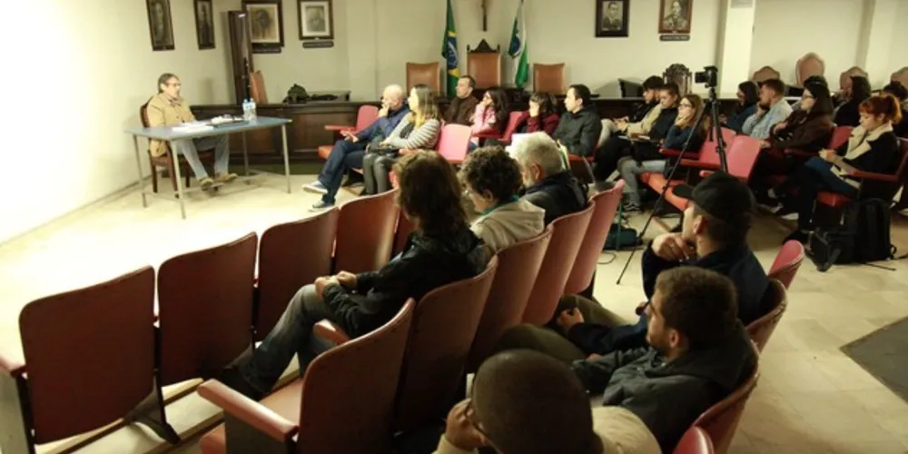 Professores e estudantes da UEPG participaram da abertura do evento nessa segunda (23)