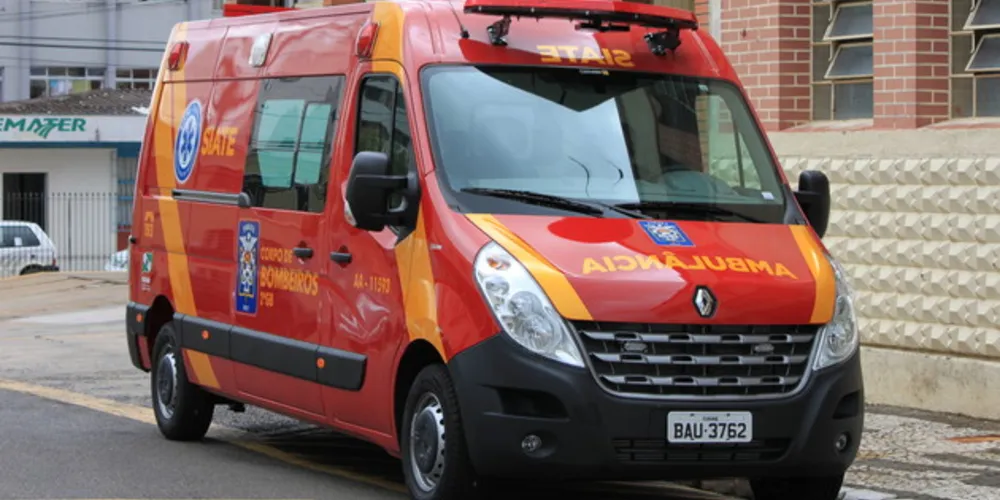 Das três ambulâncias, duas estão em manutenção e uma terceira se envolveu num acidente de trânsito na semana passada.