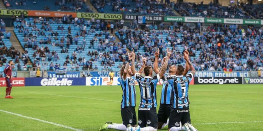 Tricolor venceu com gols de Tardelli, David Braz, Luan, Luciano, Cortez e André