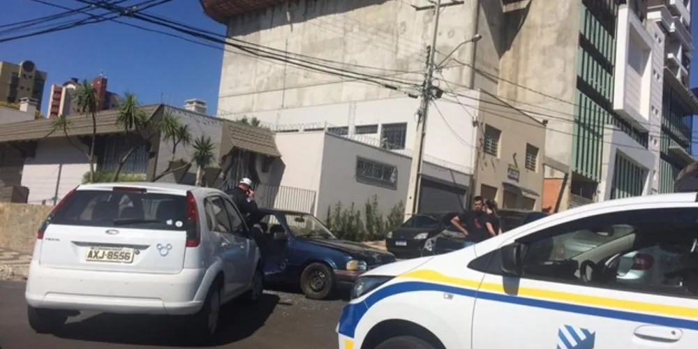A Autarquia foi acionada para atender a ocorrência e fazer a sinalização do local. 