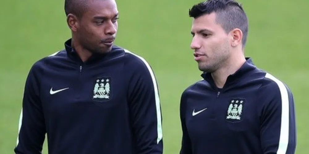 Aguero é companheiro de Fernandinho, ex-Athletico, no time inglês