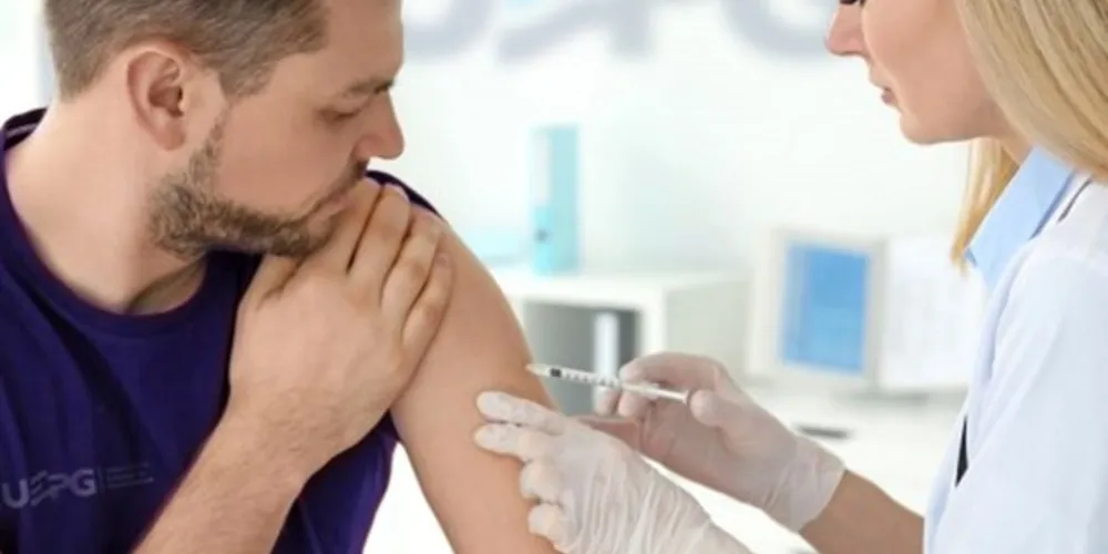 Campanha acontece nos dois campis da universidade e tem como objetivo prevenir servidores, alunos e professores

