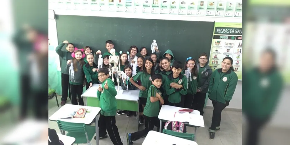 Imagem ilustrativa da imagem Sistema ósseo é tema de aula em Jaguariaíva