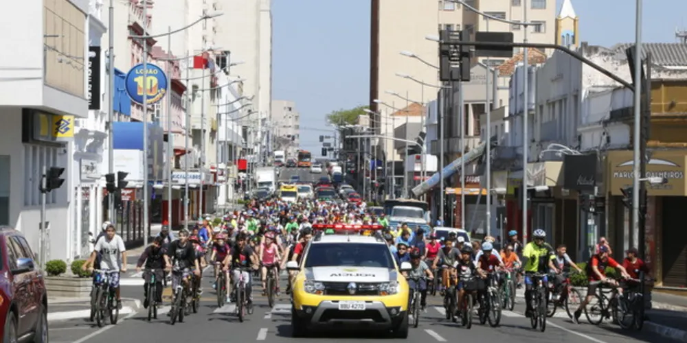Imagem ilustrativa da imagem Passeio ciclístico da PM leva mais de 300 às ruas de PG