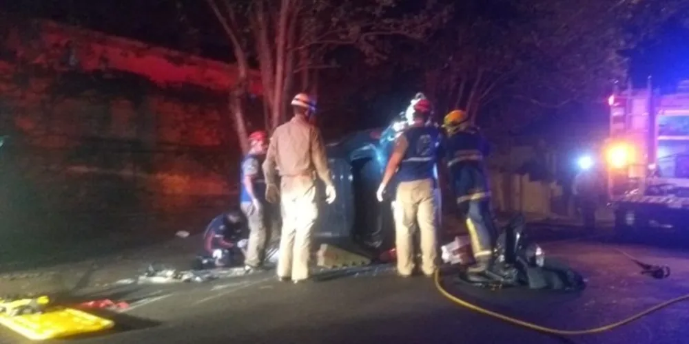 Imagem ilustrativa da imagem Grave acidente mobiliza Bombeiros e Samu no Centro