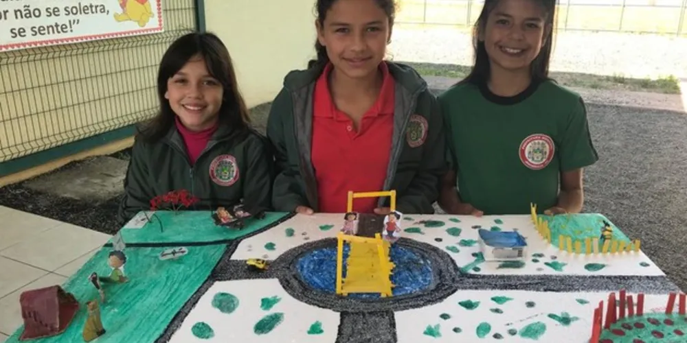 Imagem ilustrativa da imagem Turma trabalha com urbanização, maquetes e exposição