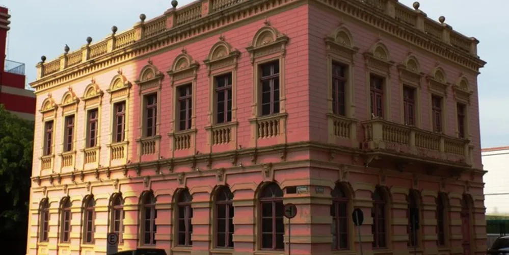. As obras foram escolhidas por um edital público com o tema patrimônio cultural (material e imaterial); costumes e fazeres; e inventário de referências culturais.