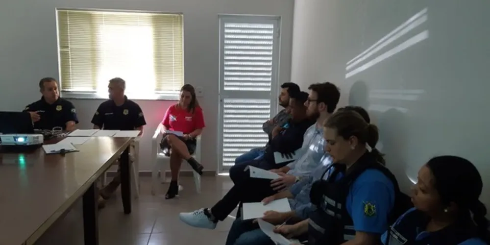 Imagem ilustrativa da imagem Autoridades se reúnem por soluções na Souza Naves