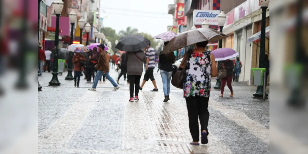 Chuva deve atingir a cidade a partir das 13h