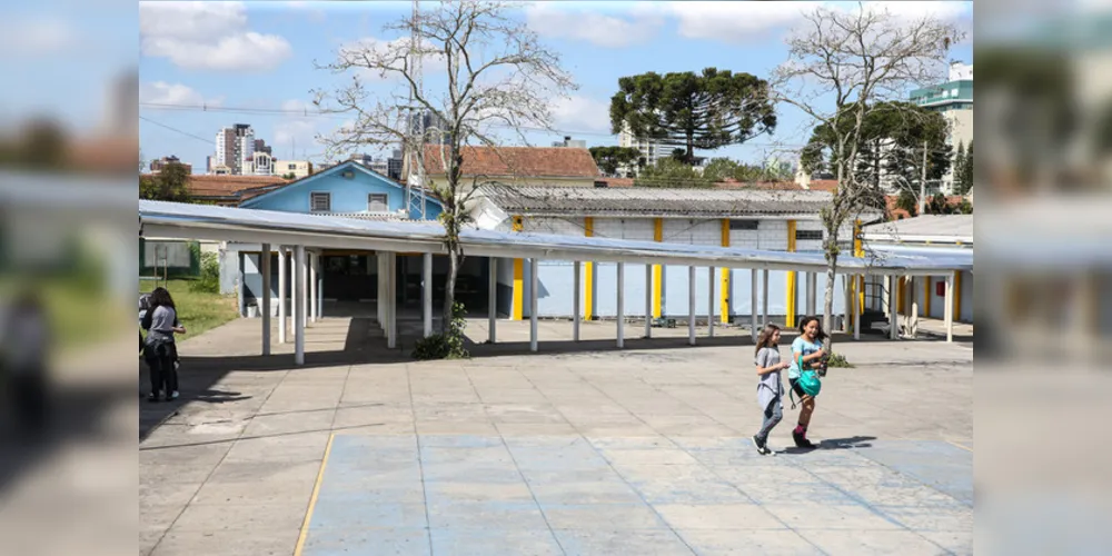 Investimento busca ampliar a infraestrutura da Educação no Paraná. Esse pacote se soma a outras 193 obras entregues neste ano pela Fundepar, com investimento total de R$ 54,3 milhões

