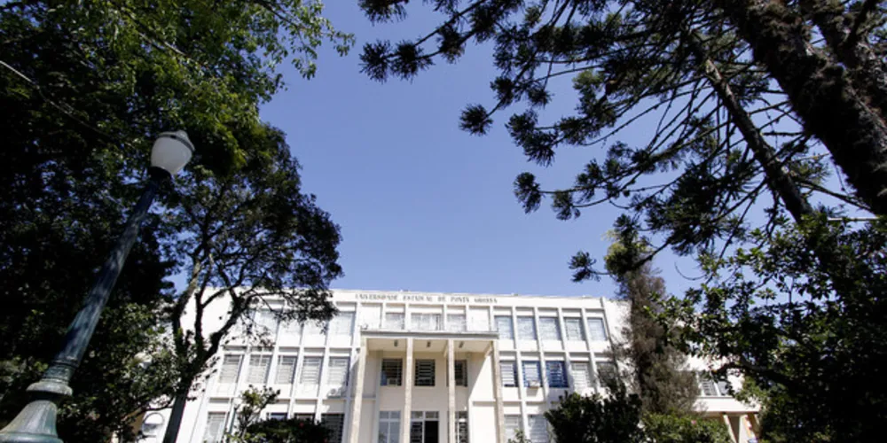 A UEPG teve 10 cursos avaliados, com destaque para Administração, Direito, Jornalismo e Turismo com nota 4,