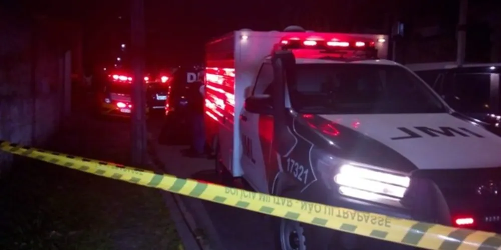 Imagem ilustrativa da imagem Homem é morto com 17 tiros no portão de casa em Curitiba