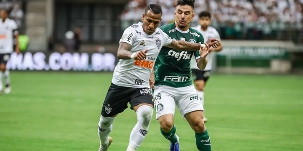 Imagem ilustrativa da imagem Palmeiras empata e vê Flamengo abrir vantagem