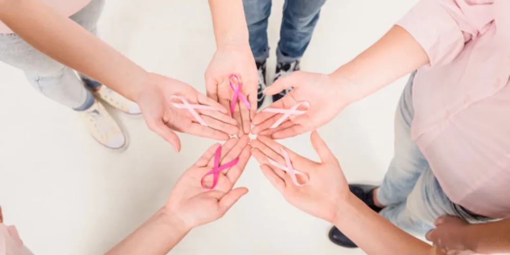 Atividades promovem a campanha Outubro Rosa e incentivam  a prevenção do câncer de mama

