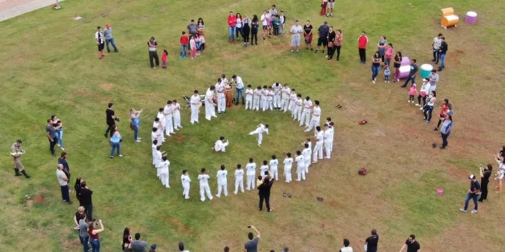 Durante a festividades, a Klabin inaugurou um parquinho para as crianças. Em comemoração ao Dia da Árvore, espaço recebeu 200 mudas de plantas nativas

