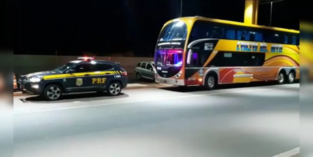Imagem ilustrativa da imagem Ônibus argentino é detido com R$ 28 mil em multas não pagas