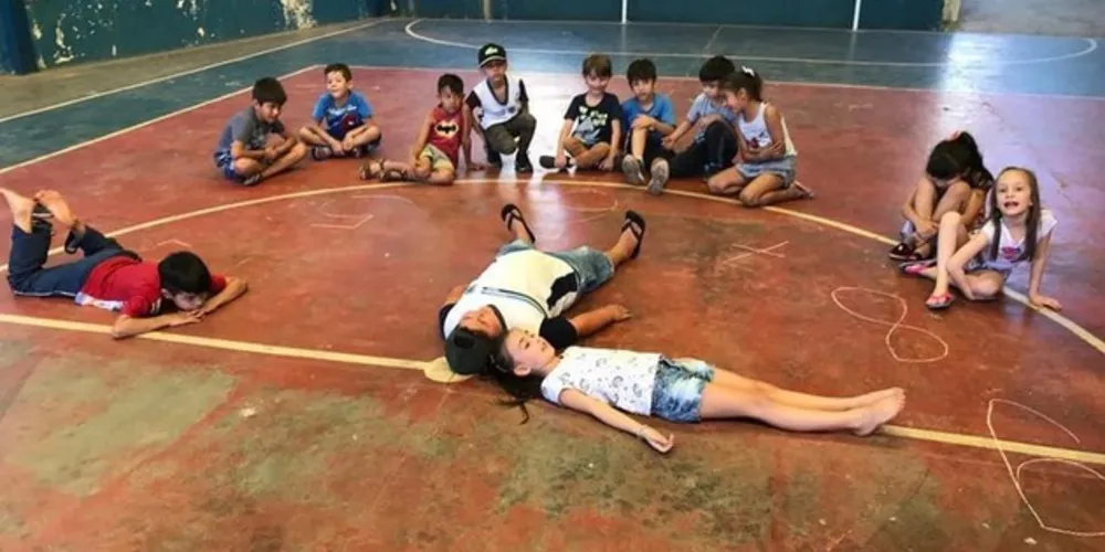 Imagem ilustrativa da imagem Dinâmica trabalha com ensino do relógio de ponteiros