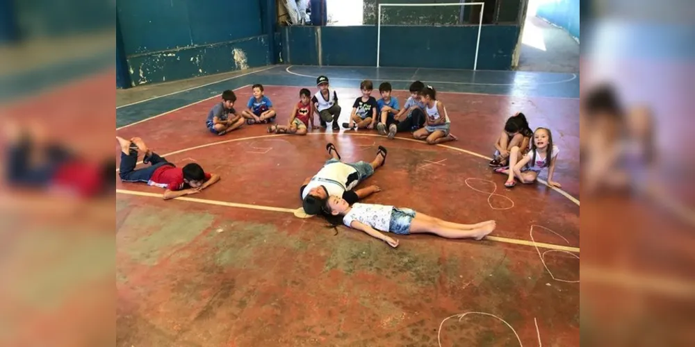 Imagem ilustrativa da imagem Dinâmica trabalha com ensino do relógio de ponteiros