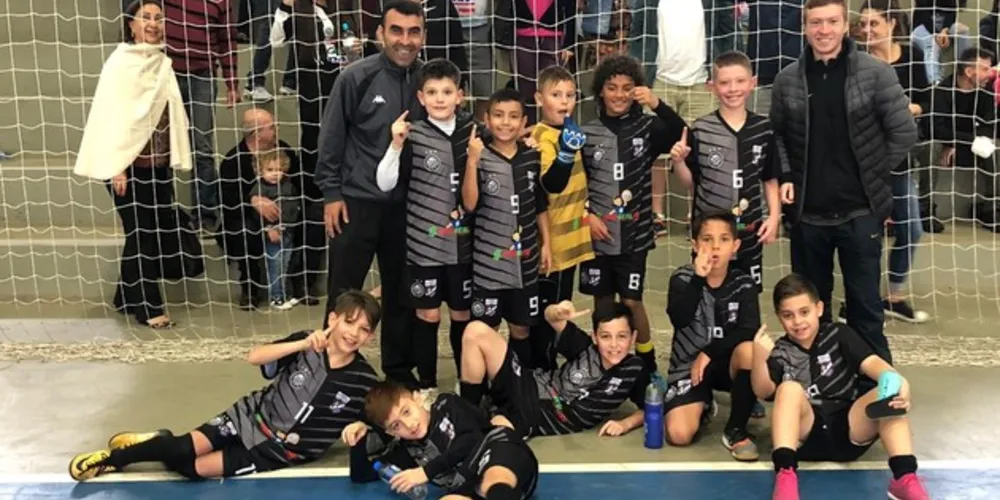 O time ponta-grossense termina a primeira fase no topo da tabela do campeonato da Supercopa Metropolitana 2019 da Liga Curitibana de Futsal (LCF).