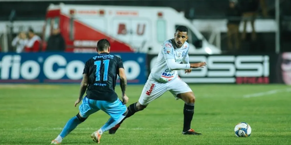 Fantasma busca pontuar fora de casa no Brasileirão Série B

