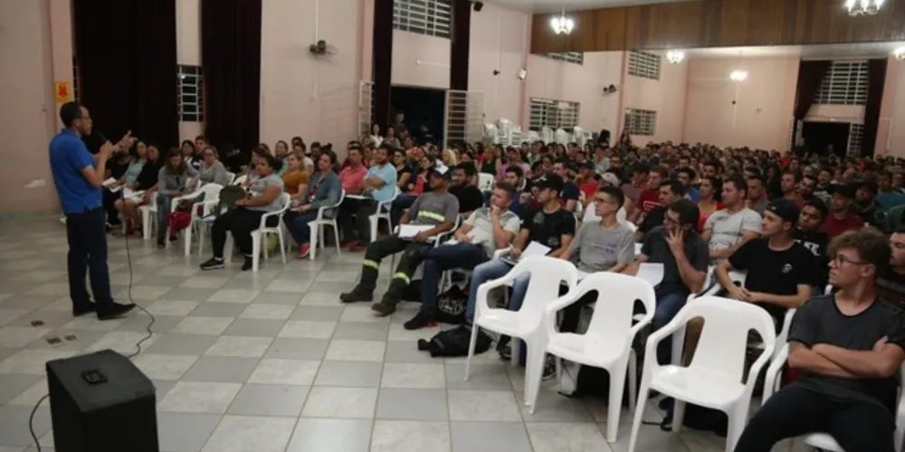 Entre as atividades estão palestras motivacionais e oficinas voltadas à empregabilidade e matemática financeira