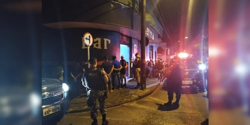 A fiscalização iniciou por volta das 23h de sexta (11), e compreendeu os bairros Boa Vista, Chapada e Uvaranas