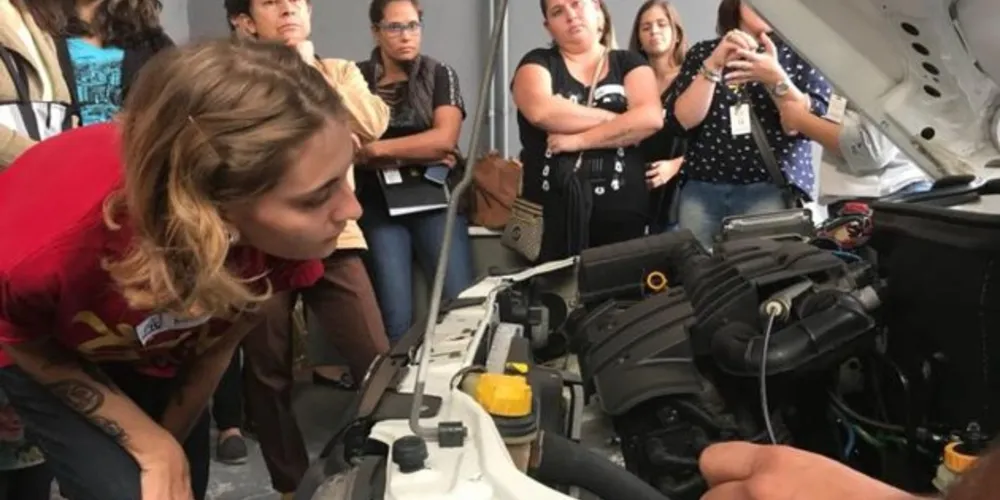 O curso abordará a parte de peças, motor, além de cuidados e troca de pneus. 
