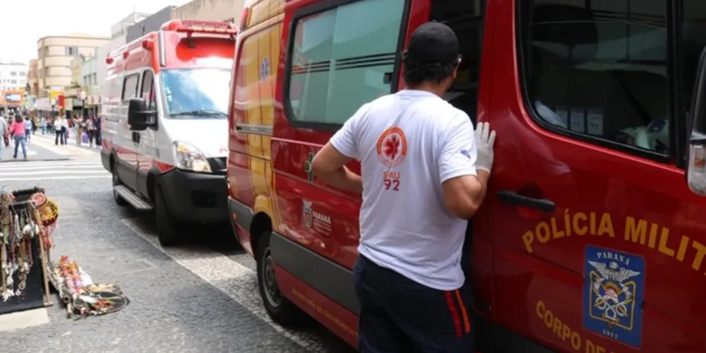 A vítima foi socorrida pelo Corpo de Bombeiros e foi encaminhada ao Pronto Socorro Municipal (PSM) com lesões consideradas moderadas. 