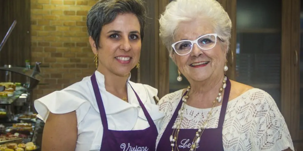 BRINDE A VIDA - Leda Weingärtner reserva a próxima sexta-feira (18) para brindar a troca de idade. Esposa, mãe e avó, Leda é exemplo de dedicação e amor incondicional a família, além disso, dedica parte de seu tempo aos menos favorecidos, movimentando a sociedade em prol de causas sociais. No registro, Leda com sua filha Viviane Weingärtner. Da coluna RC os votos de realizações e alegrias. 