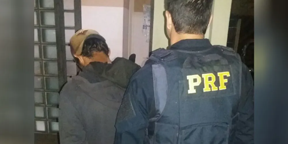 Suspeito estava foragido da Justiça e tinha mandado de prisão em aberto