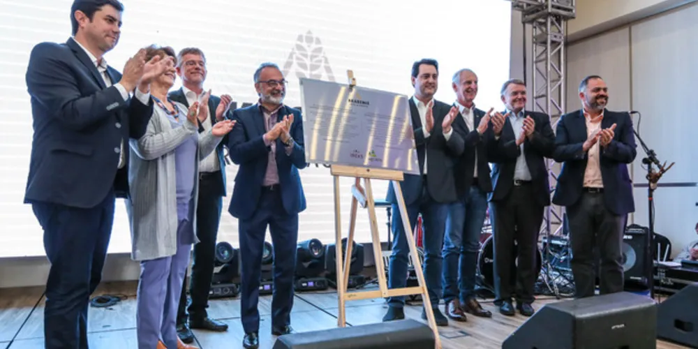 Carlos Massa Ratinho Junior participou nesta quarta-feira (16) da inauguração do centro de treinamento e desenvolvimento de novos produtos