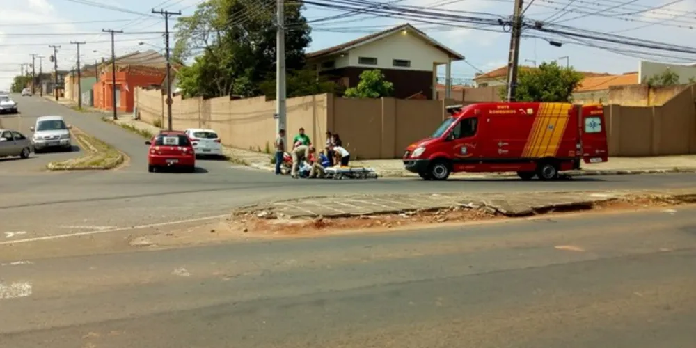 Imagem ilustrativa da imagem Mulher cai de moto após sofrer mal súbito em Uvaranas